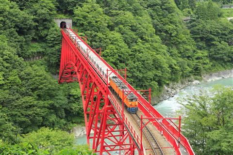 黒部峡谷トロッコ電車